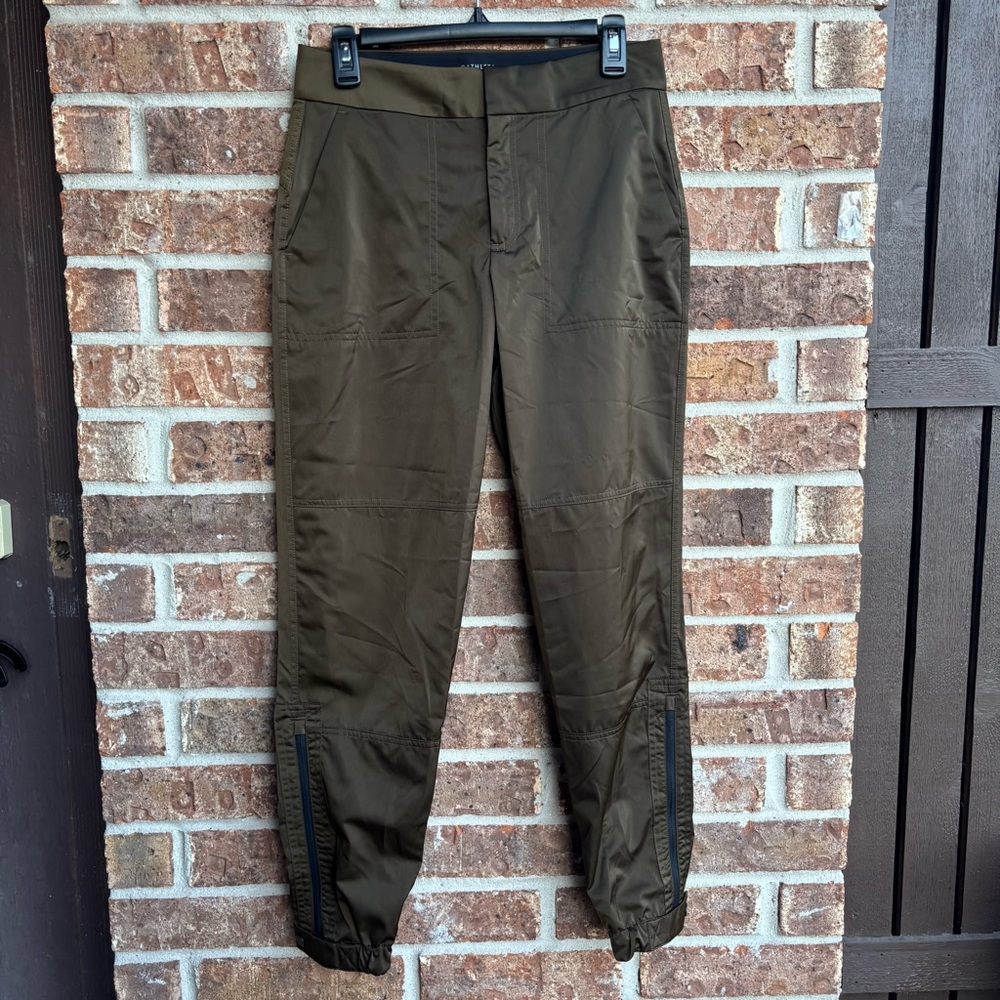Athleta Olive radiant jogger Cargo Pants